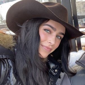 Meet your Posher, Annabelle